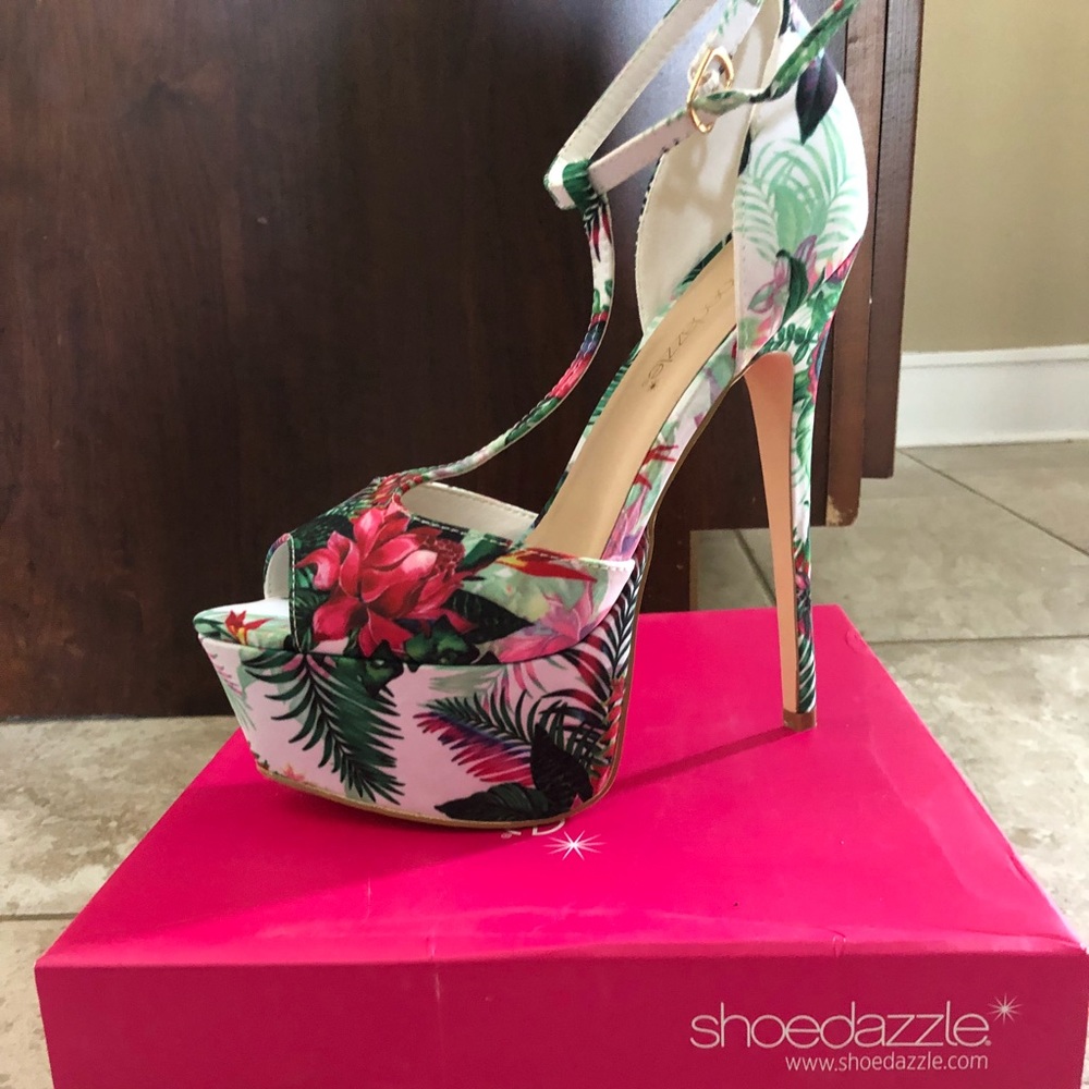 NIB Sexy Platform Heel